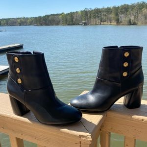 kirtley black boots with gold pieces on side, size 7